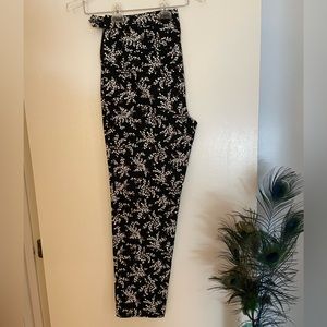 Chatham Ankle black w/small flowers by Talbots